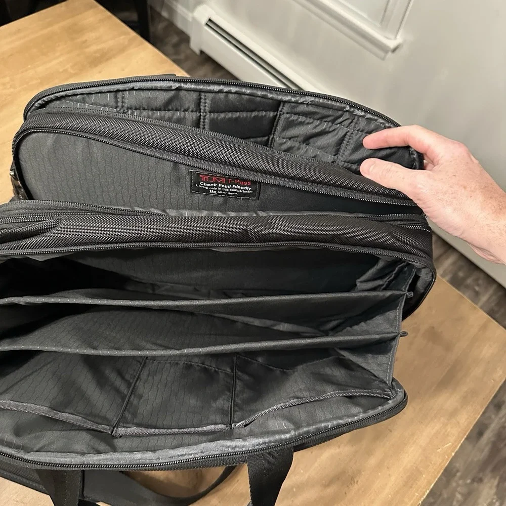 Tumi T-Tech 67555D T-Pass TSA Presidio Travel Expandable Laptop Bag Briefcase